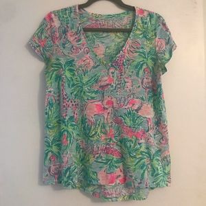 Lilly Pulitzer V-neck T-shirt size small